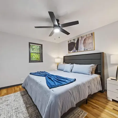 New Year Spot- Navy Graduation King Bed Pool Table Villa